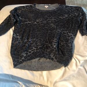 GUC Aritzia Wilfred Grey Black Animal Print Light Weight Sweater Size Medium